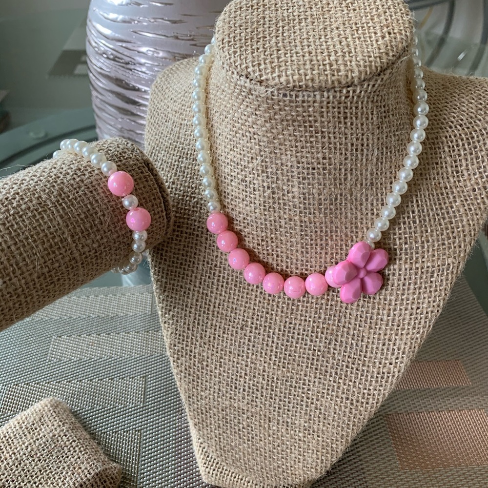 Pink and White Flower Bead Necklace Set